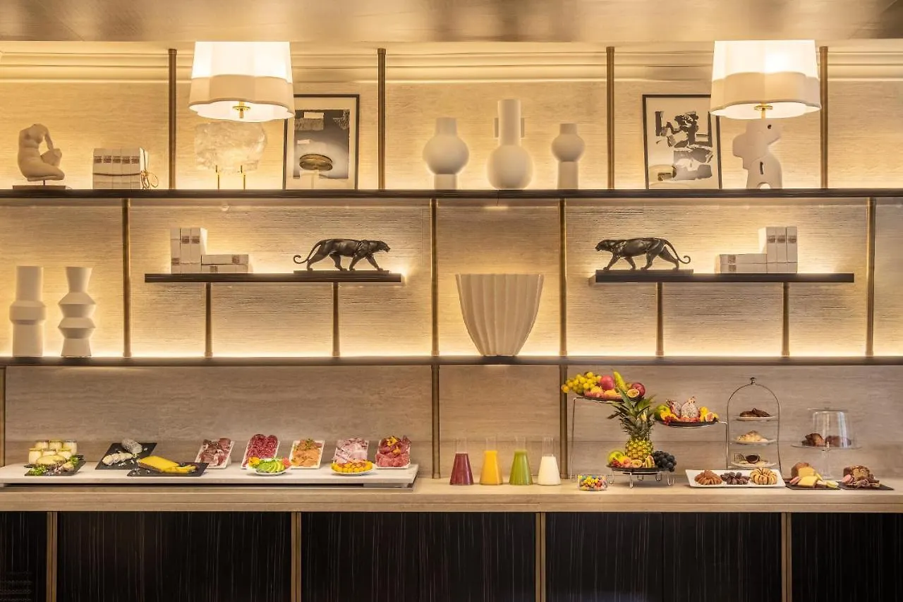 Hotel Elysia Paris