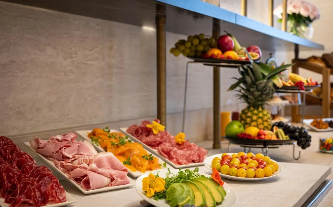 Hotel Elysia Paris