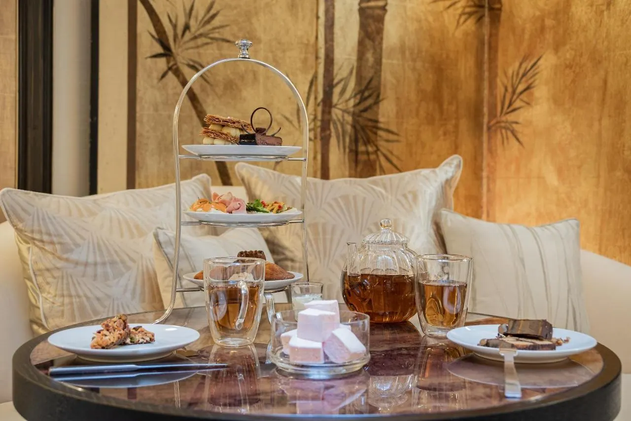 Hotel Elysia Paris