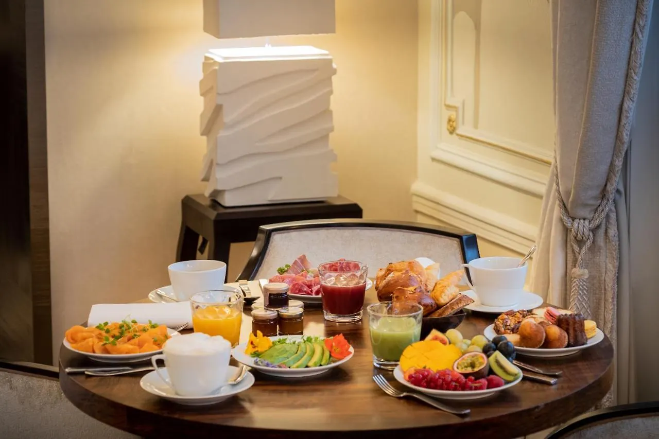 Elysia 5* Paris
